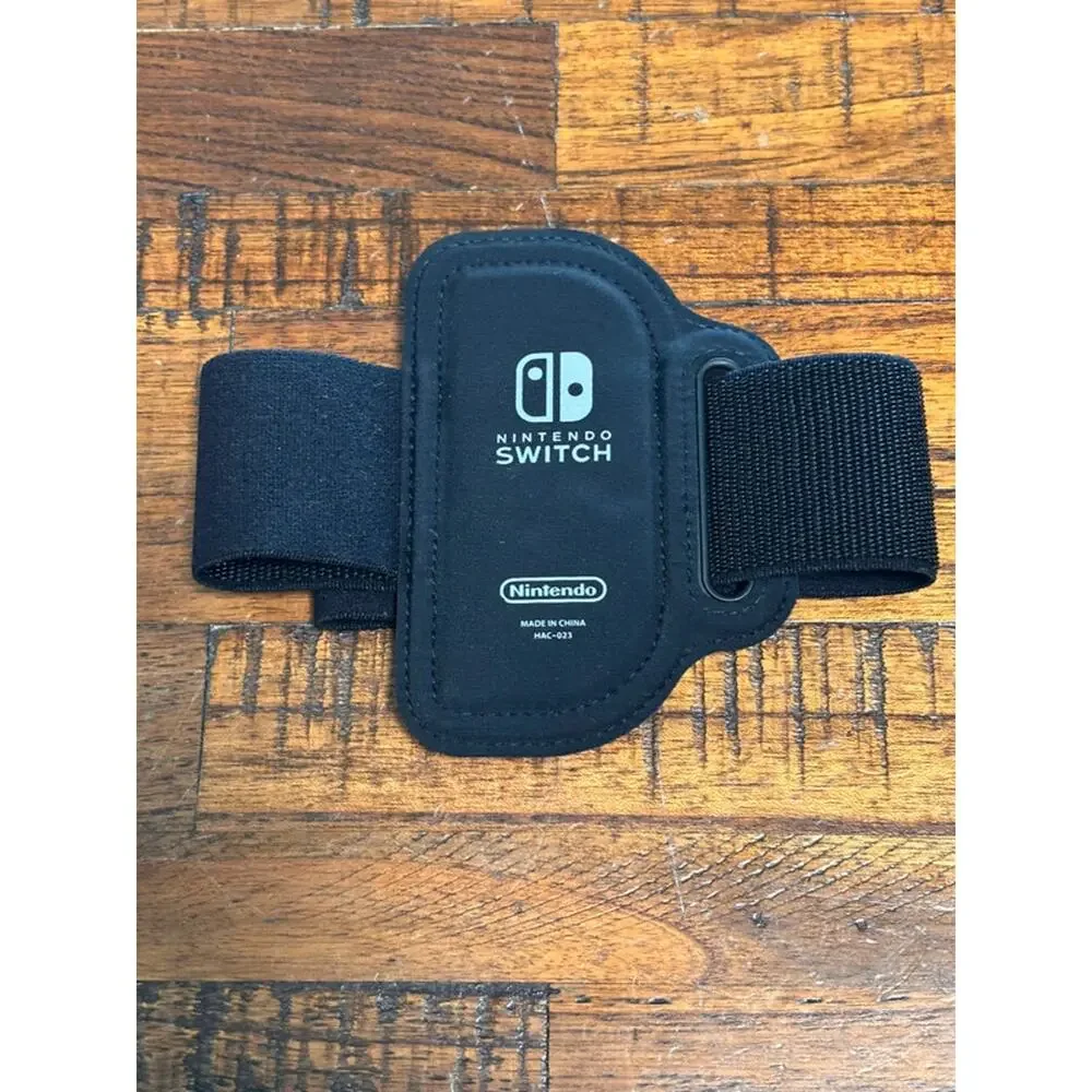 Nintendo Switch Sports (Nintendo Switch, 2022) - With case and leg strap
